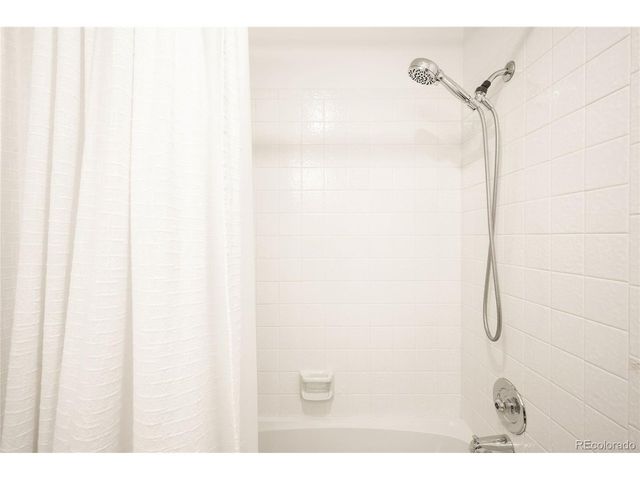6958 E Briarwood Cir, Centennial, CO 80112