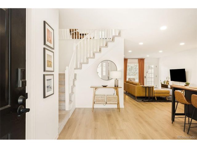6958 E Briarwood Cir, Centennial, CO 80112