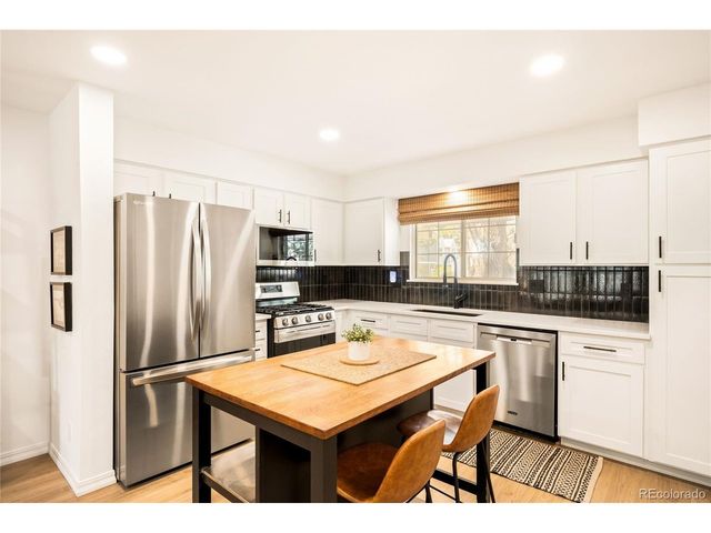 6958 E Briarwood Cir, Centennial, CO 80112