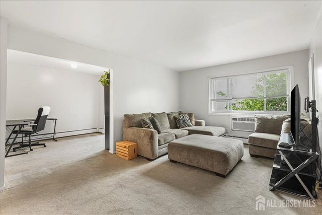 7 Lake Avenue 4b, East Brunswick, NJ 08816