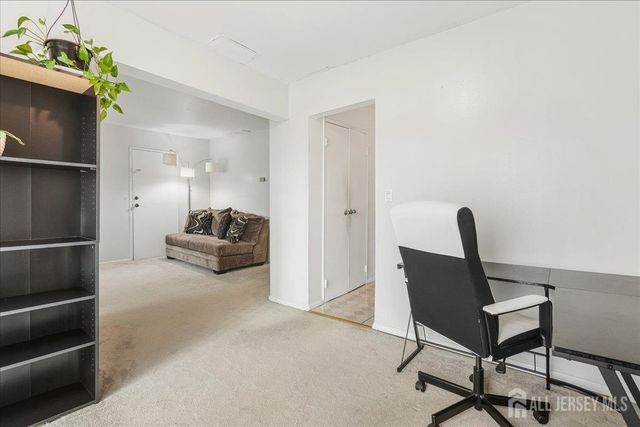 7 Lake Avenue 4b, East Brunswick, NJ 08816