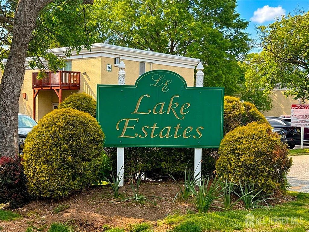 7 Lake Avenue 4b, East Brunswick, NJ 08816