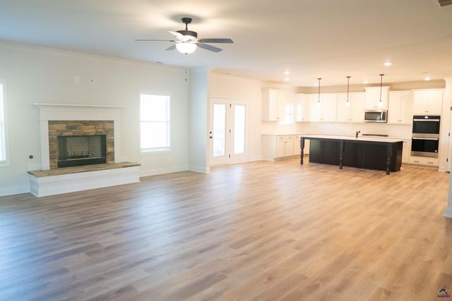 313 Garnet Drive, Bonaire, GA 31005