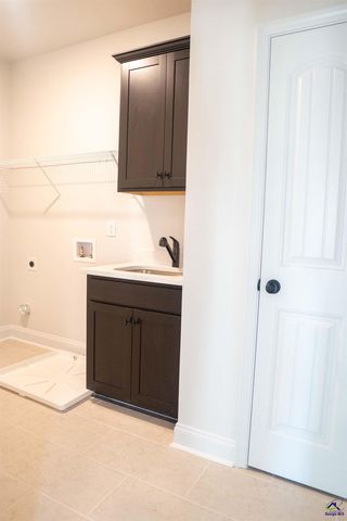 313 Garnet Drive, Bonaire, GA 31005