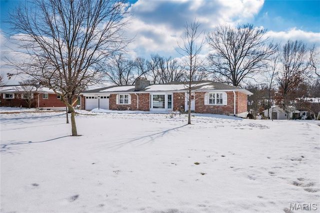 10748 Leebur Drive, St Louis, MO 63128