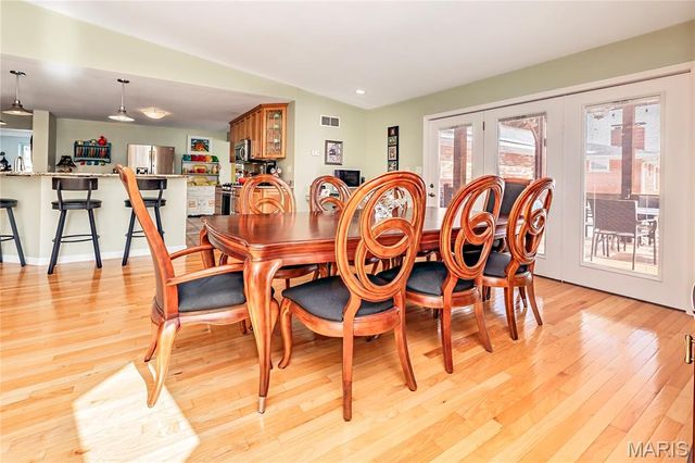 10748 Leebur Drive, St Louis, MO 63128