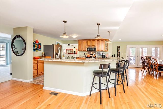 10748 Leebur Drive, St Louis, MO 63128