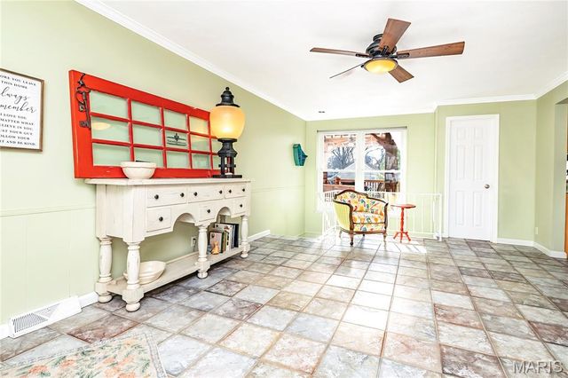 10748 Leebur Drive, St Louis, MO 63128