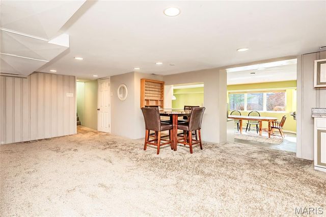 10748 Leebur Drive, St Louis, MO 63128