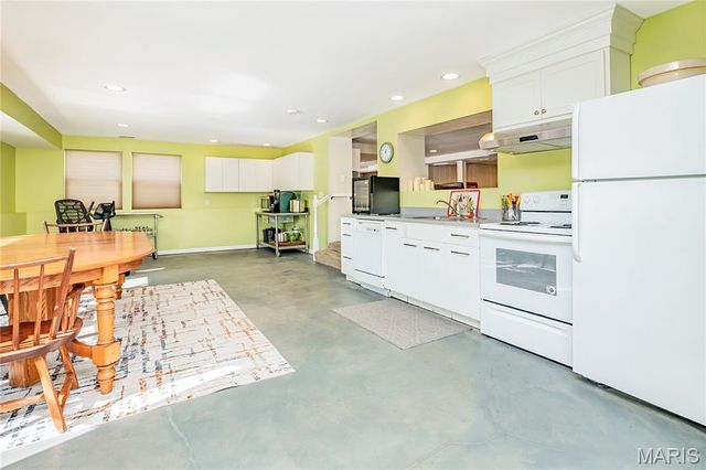 10748 Leebur Drive, St Louis, MO 63128