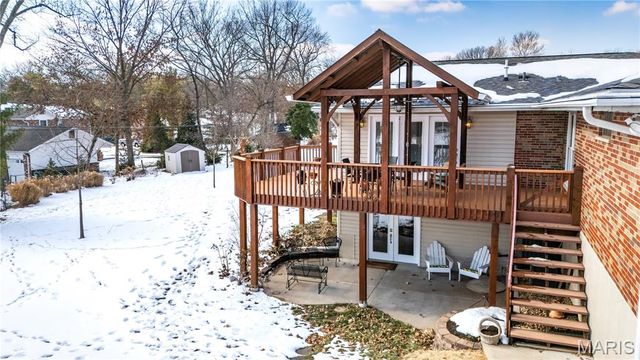 10748 Leebur Drive, St Louis, MO 63128