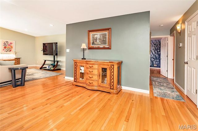 10748 Leebur Drive, St Louis, MO 63128