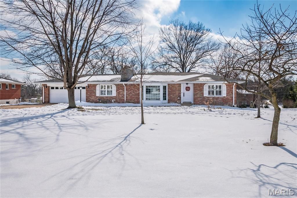 10748 Leebur Drive, St Louis, MO 63128