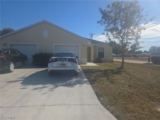 233 SE 23rd PL, Cape Coral, FL 33990