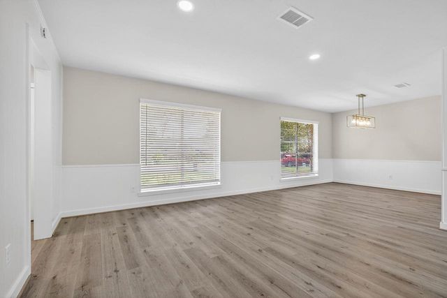 202 Oak Hollow Street, Conroe, TX 77301