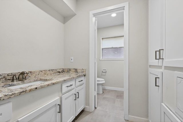 202 Oak Hollow Street, Conroe, TX 77301