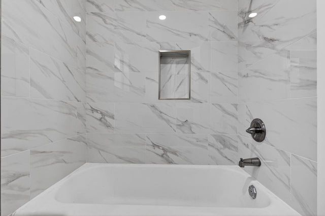 202 Oak Hollow Street, Conroe, TX 77301