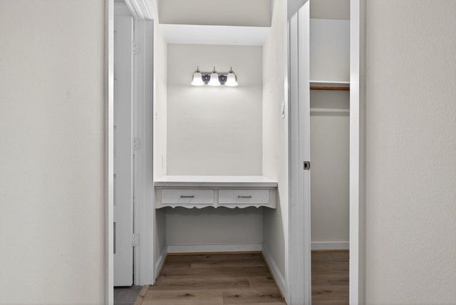 202 Oak Hollow Street, Conroe, TX 77301