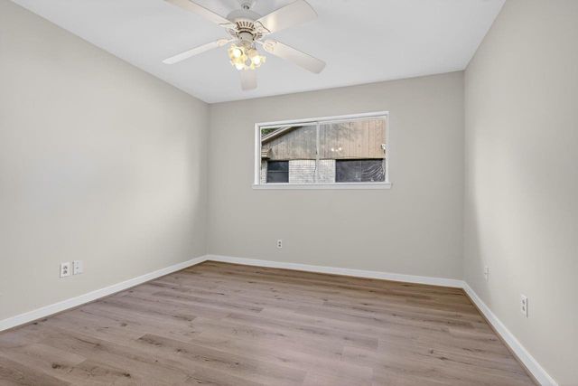 202 Oak Hollow Street, Conroe, TX 77301