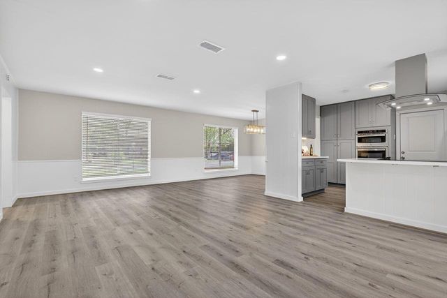 202 Oak Hollow Street, Conroe, TX 77301