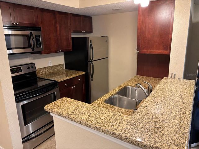 5124 CONROY ROAD 623, Orlando, FL 32811