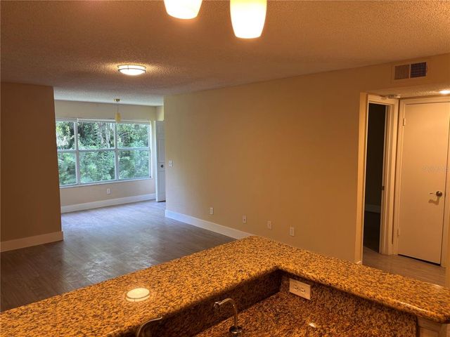 5124 CONROY ROAD 623, Orlando, FL 32811