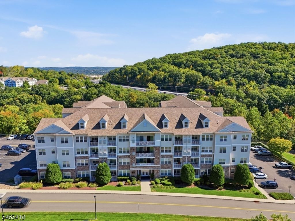 5108 Sanctuary Blvd 5108, Riverdale Boro, NJ 07457 — photo 2