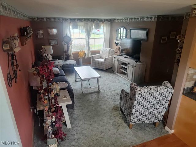 16 BeechRock Drive, Zanesville, OH 43701