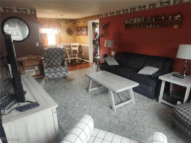 16 BeechRock Drive, Zanesville, OH 43701