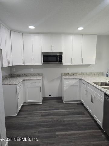 15236 ROBERT Avenue, Jacksonville, FL 32218