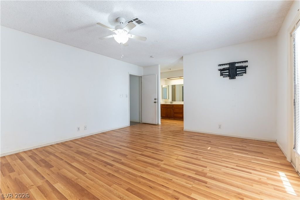 Image 10 of property listing at 6235 Adenmoor Court, Las Vegas, NV 89156