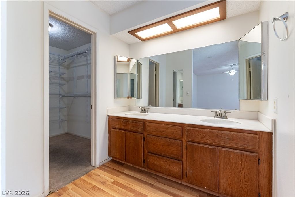 Image 11 of property listing at 6235 Adenmoor Court, Las Vegas, NV 89156