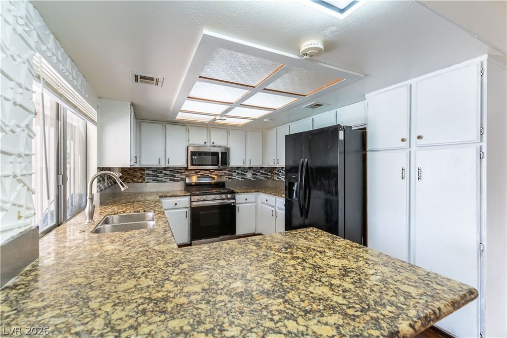 Image 6 of property listing at 6235 Adenmoor Court, Las Vegas, NV 89156