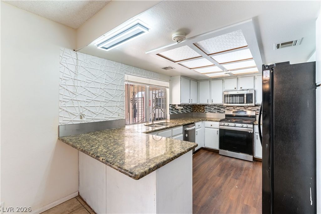 Image 7 of property listing at 6235 Adenmoor Court, Las Vegas, NV 89156