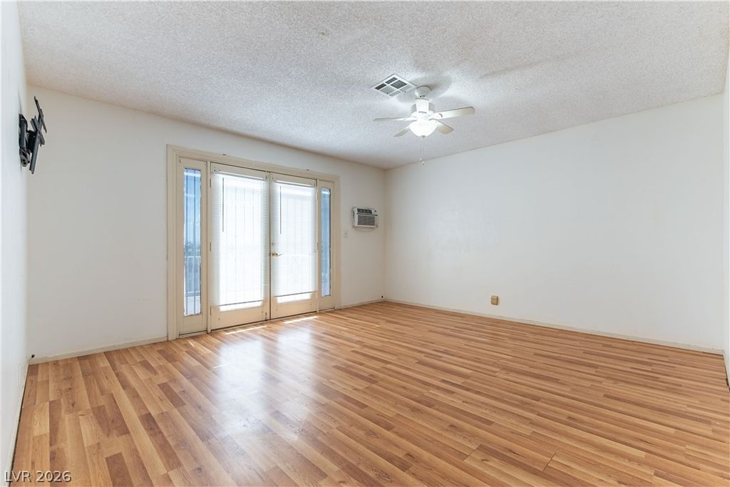 Image 8 of property listing at 6235 Adenmoor Court, Las Vegas, NV 89156