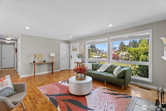 3715 NE 10th Court, Renton, WA 98056