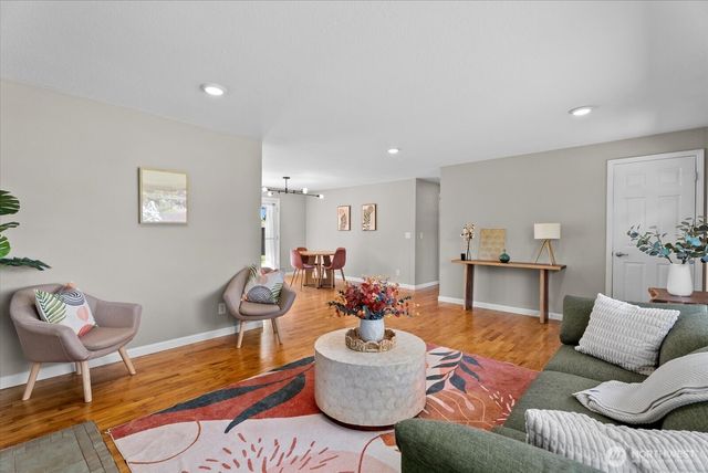 3715 NE 10th Court, Renton, WA 98056