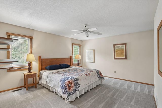 4510 88th Street, Urbandale, IA 50322