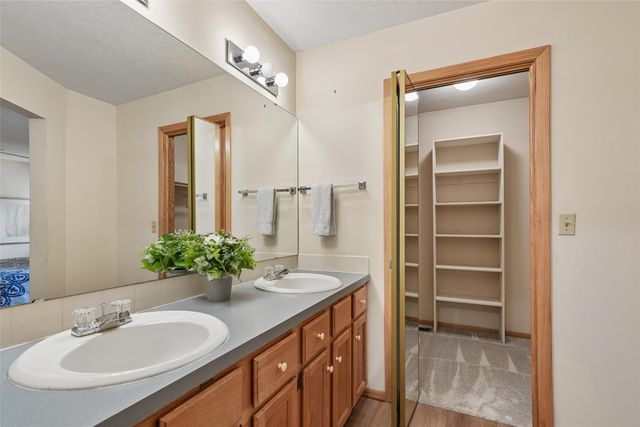 4510 88th Street, Urbandale, IA 50322
