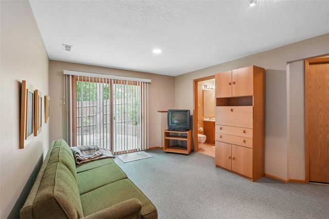 4510 88th Street, Urbandale, IA 50322