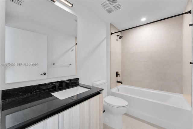 225 N Miami Ave 3201, Miami, FL 33132