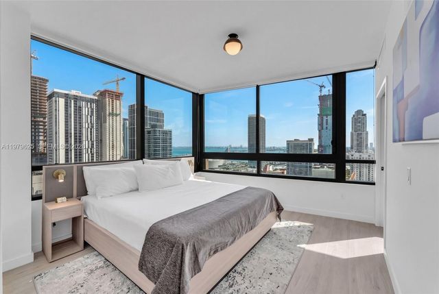 225 N Miami Ave 3201, Miami, FL 33132