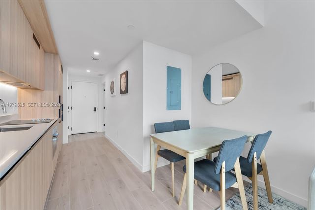 225 N Miami Ave 3201, Miami, FL 33132