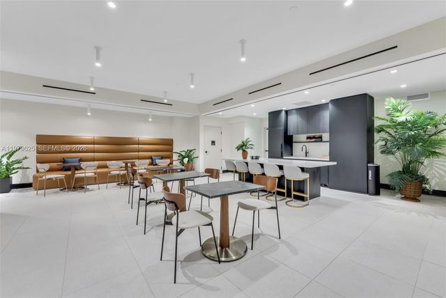 225 N Miami Ave 3201, Miami, FL 33132