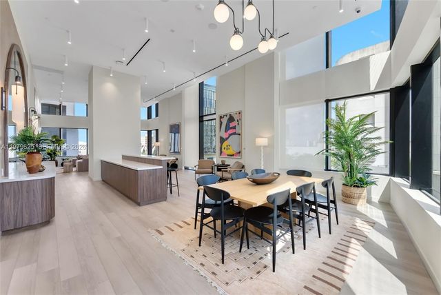 225 N Miami Ave 3201, Miami, FL 33132