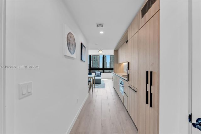 225 N Miami Ave 3201, Miami, FL 33132