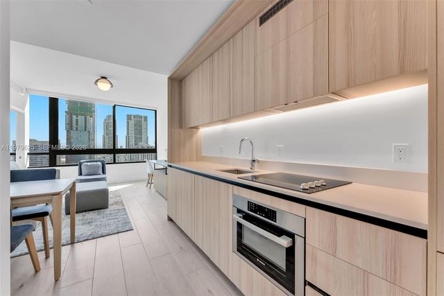 225 N Miami Ave 3201, Miami, FL 33132