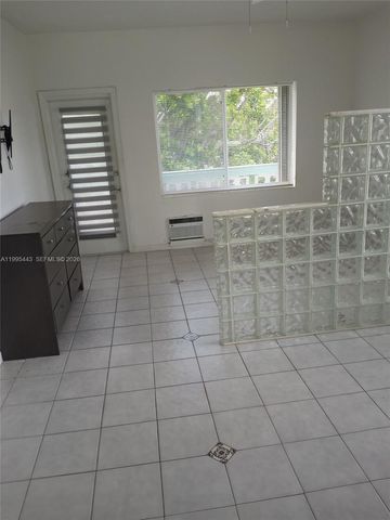 6490 Collins Ave 18, Miami Beach, FL 33141