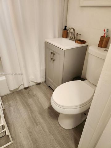 6490 Collins Ave 18, Miami Beach, FL 33141