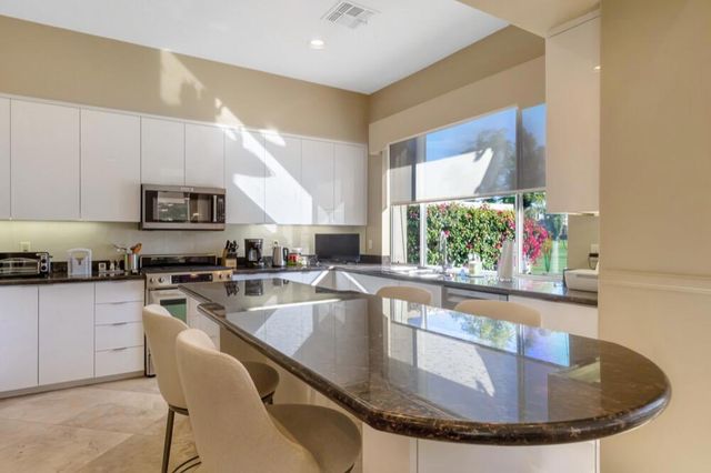 769 Box Canyon Trail, Palm Desert, CA 92211